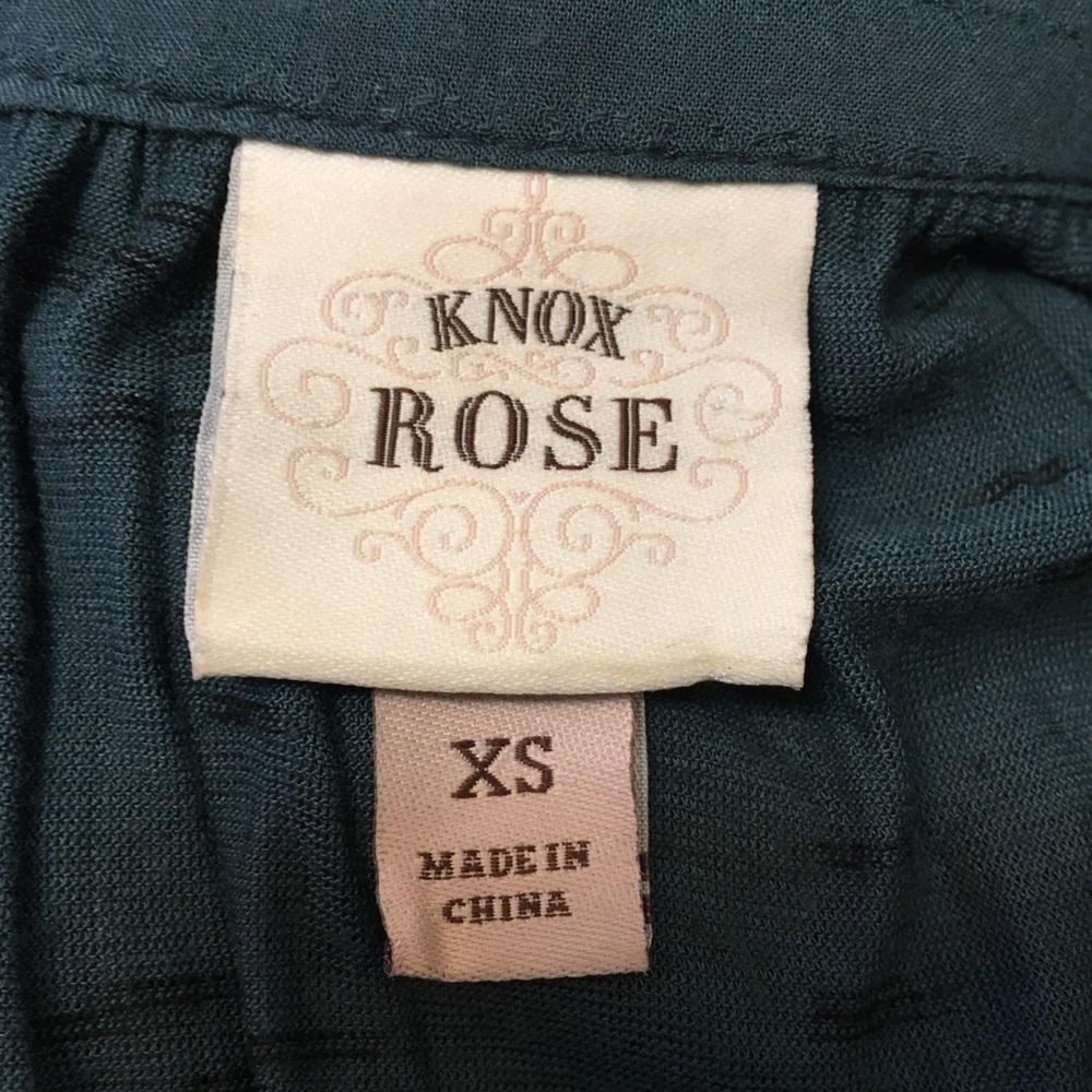 Knox Rose long shoulder peek a boo sleeve top - Picture 5 of 7